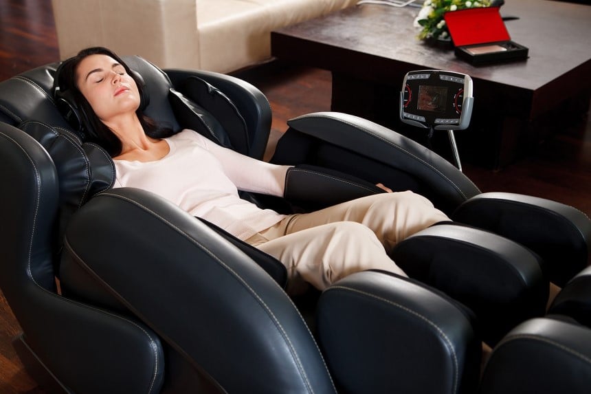 9 Best Massage Chairs for a Total Relaxation (Winter 2023)